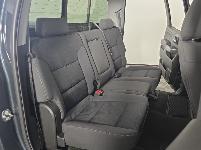 Used 2018 GRAPHITE METALLIC Chevrolet LT image 29