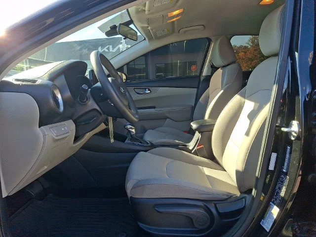 Used 2019 Black Kia LXS image 14