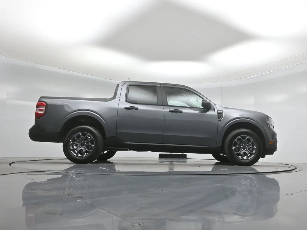 New 2026 Carbonized Gray Metallic Ford XLT image 42