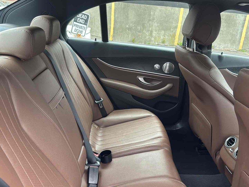 Used 2018 Black Mercedes-Benz 4MATIC® image 17