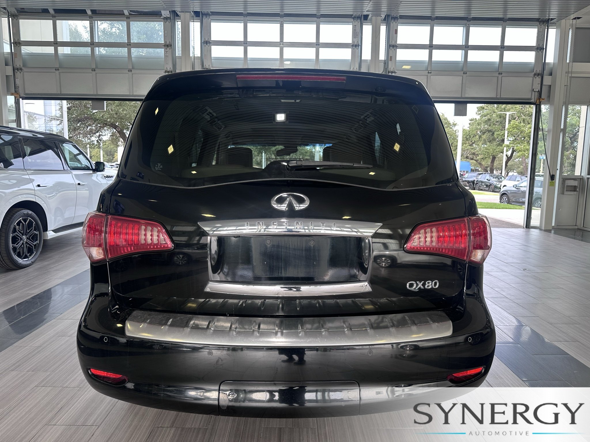 Used 2015 Black Obsidian INFINITI Limited image 17