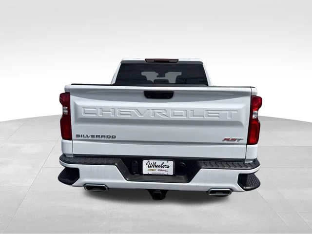 New 2026 Summit White Chevrolet RST image 8