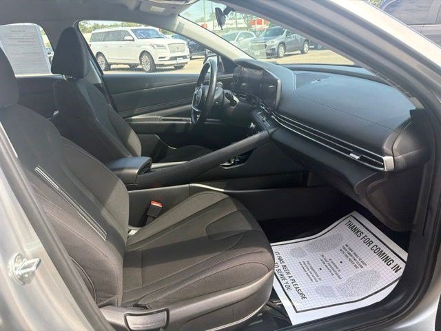 Used 2023 Shimmering Silver Pearl Hyundai SEL image 20