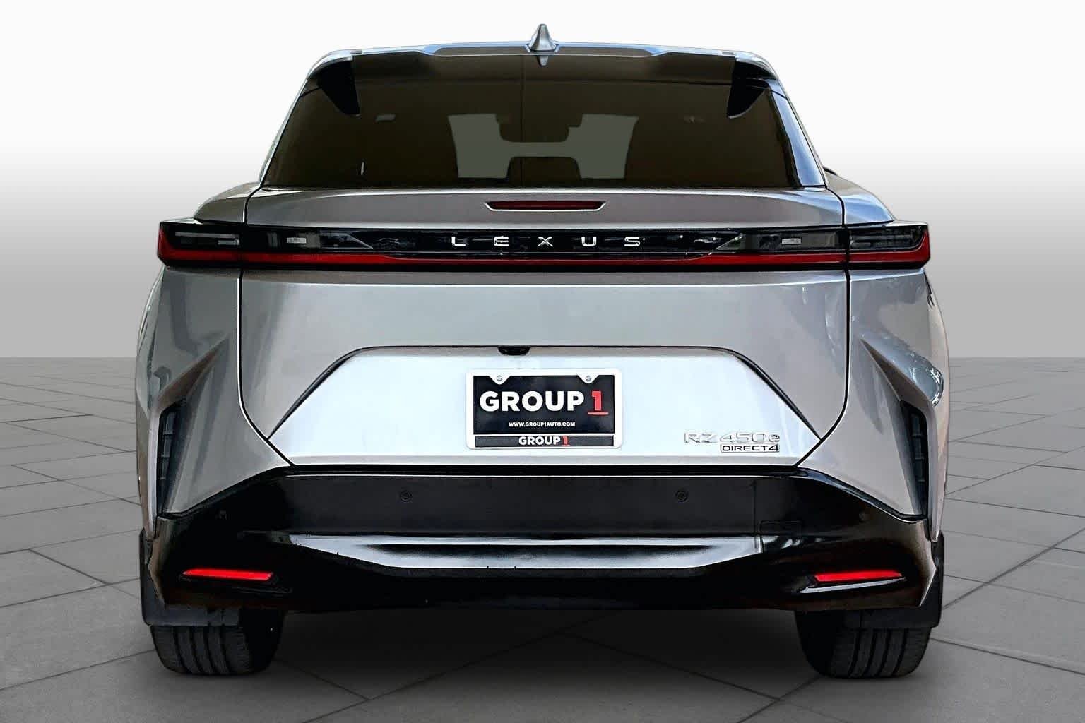 Used 2023 Iridium Lexus Luxury image 4