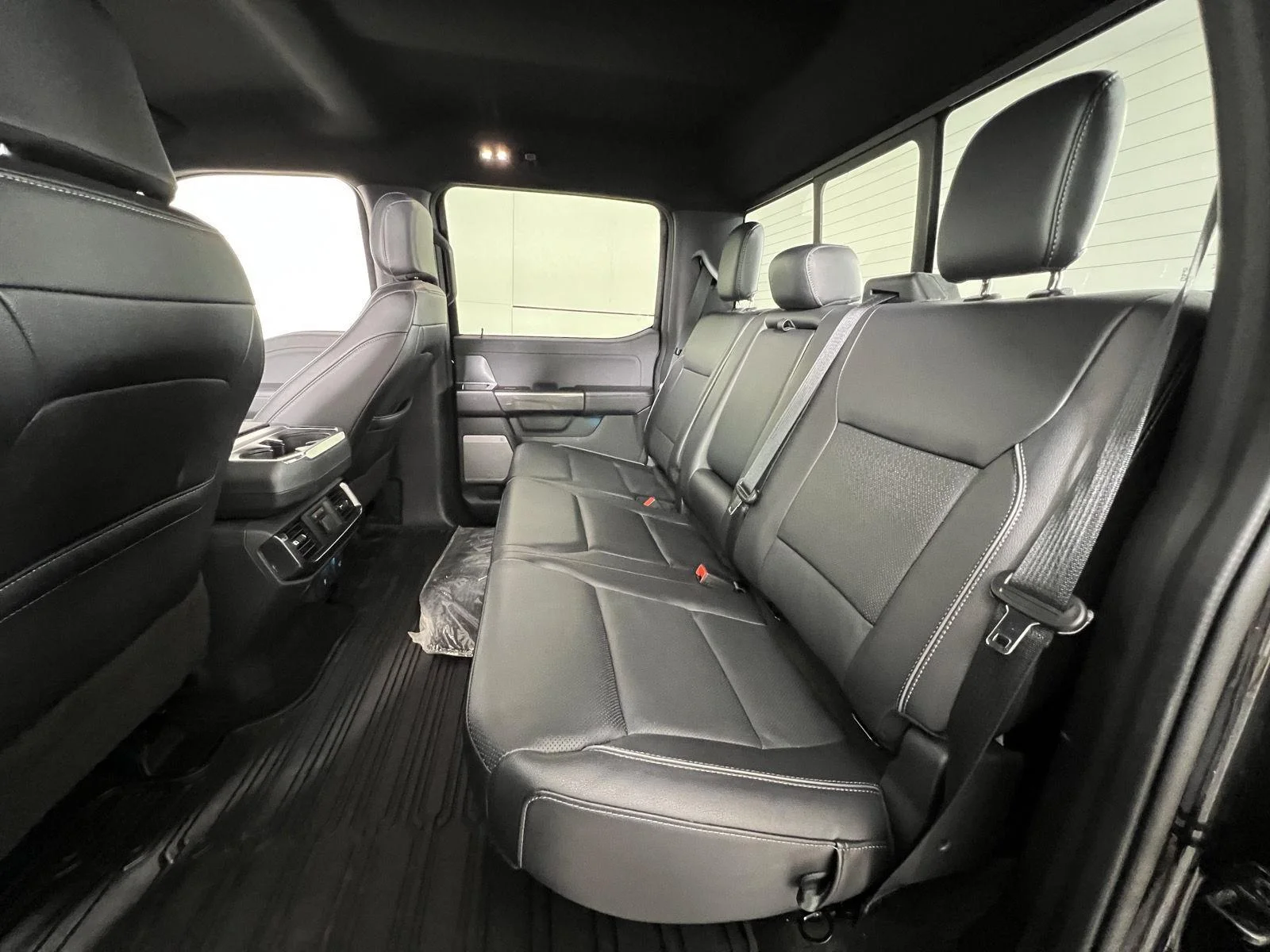 Used 2023 Agate Black Ford LARIAT image 20