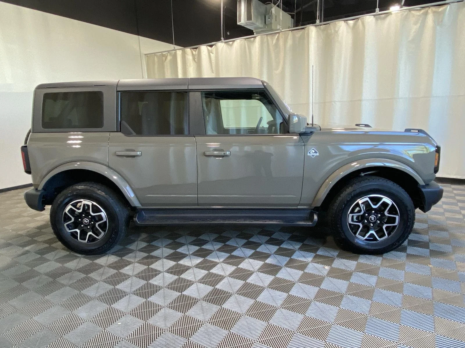 Used 2025 Marsh Gray Ford Outer Banks image 16