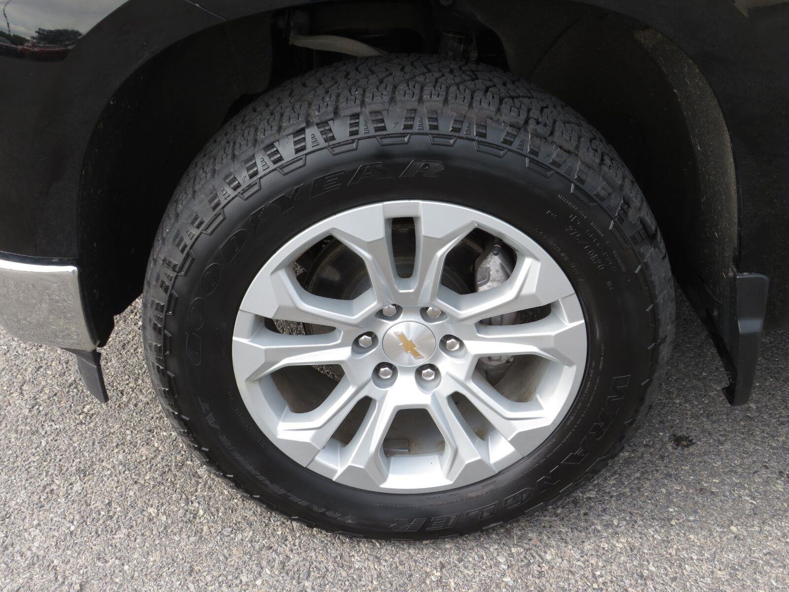 Used 2025 Black Chevrolet LTZ image 16