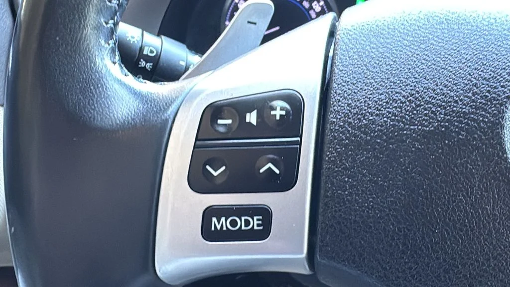 Used 2011 White Lexus 250 image 12