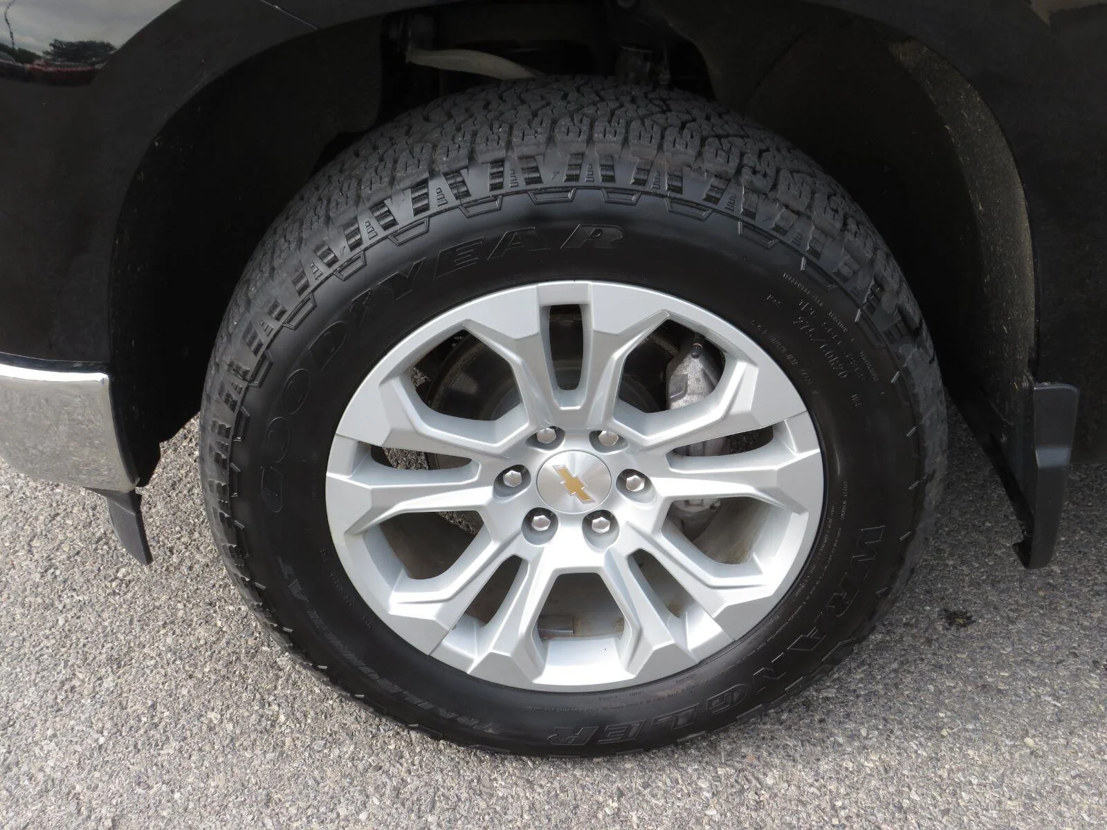 Used 2025 Black Chevrolet LTZ image 16
