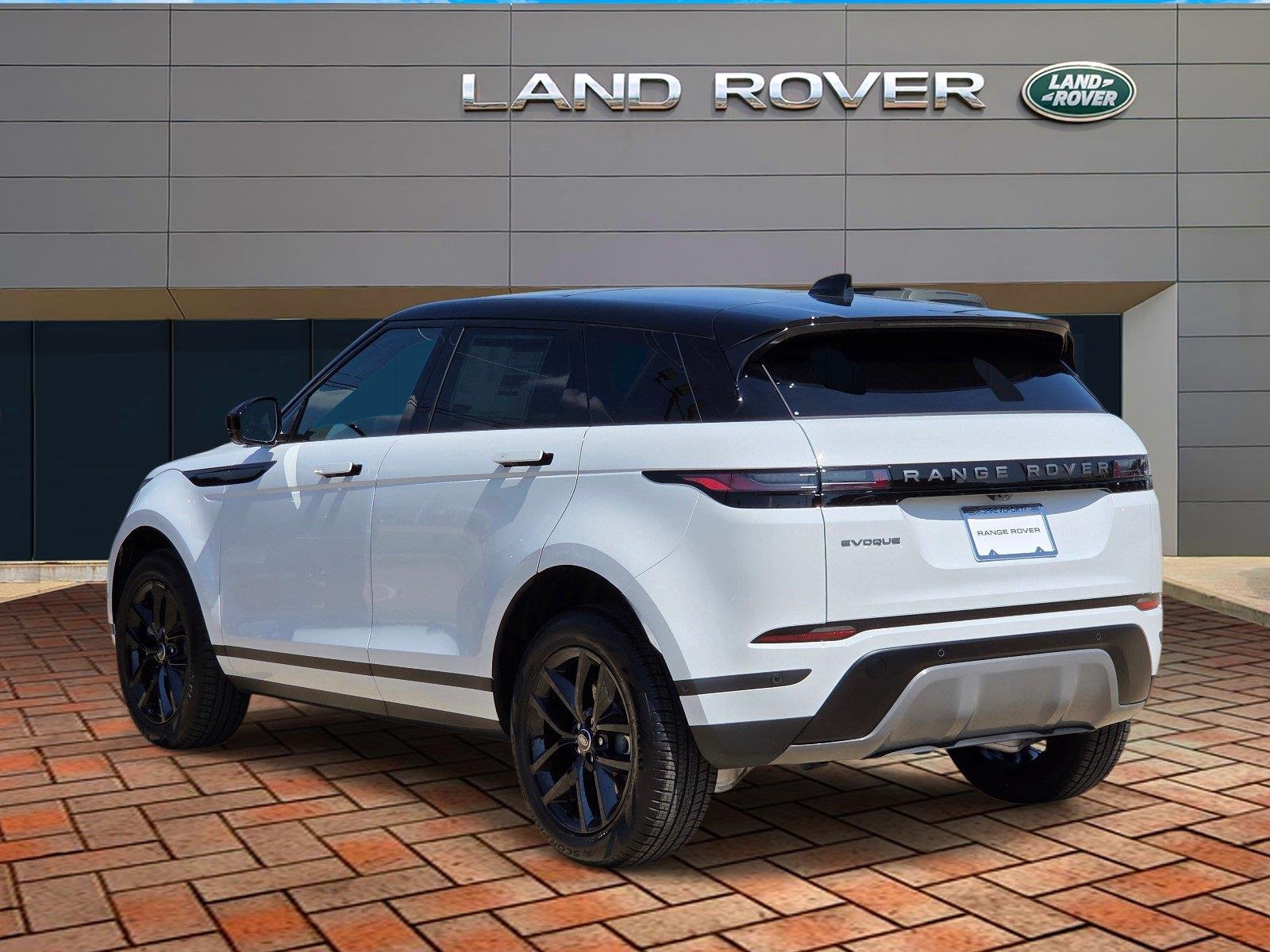 New 2026 Fuji White Land Rover Core S image 4