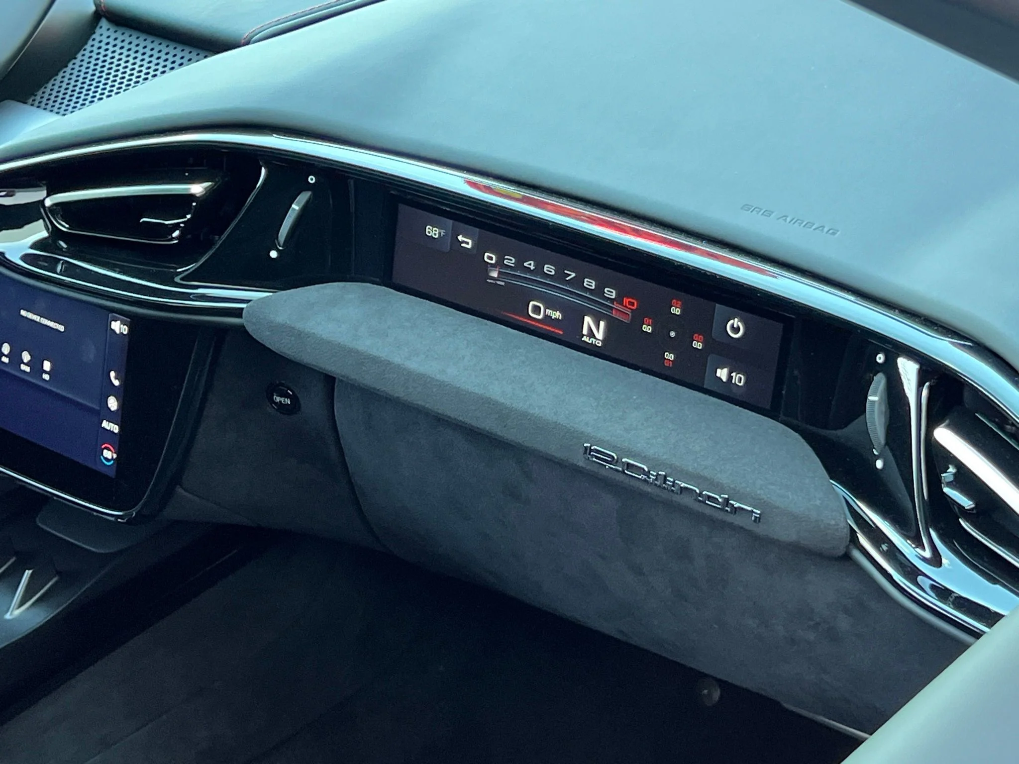 Used 2025  Ferrari Base image 43