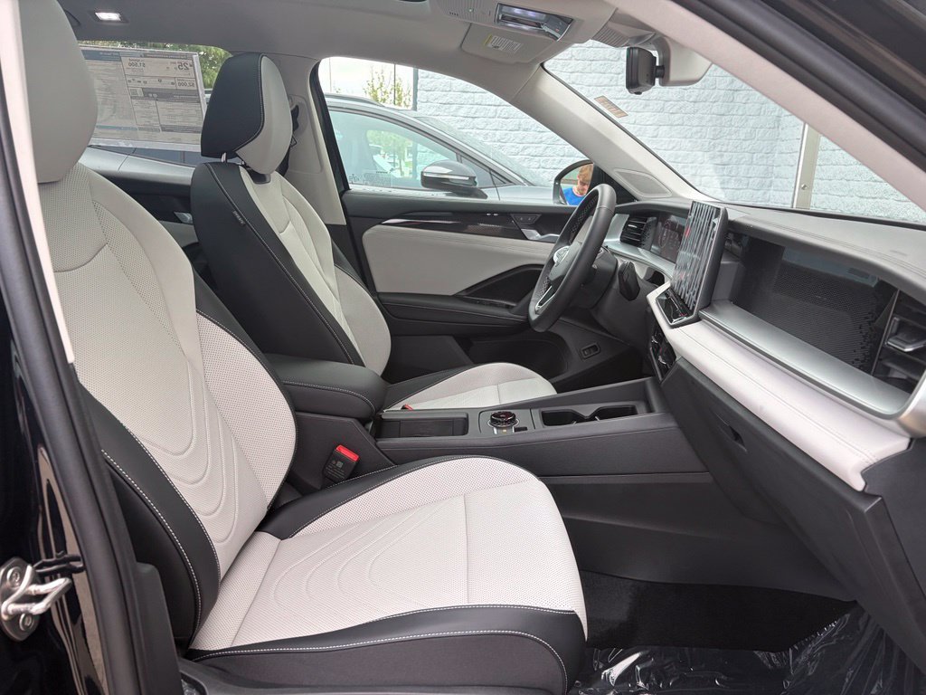 New 2026 Deep Black Pearl Volkswagen 2.0T SE image 19