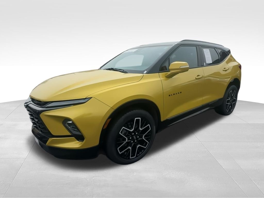 Used 2023 Yellow Chevrolet RS image 4