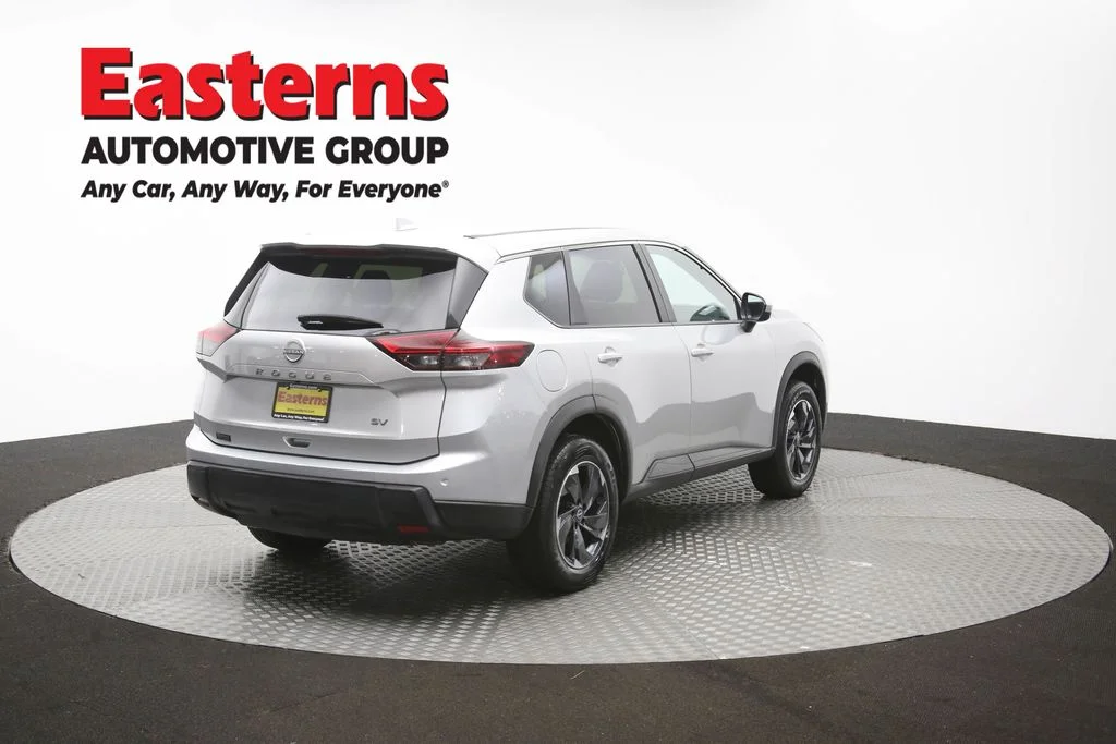 Used 2024 Silver Nissan SV image 39