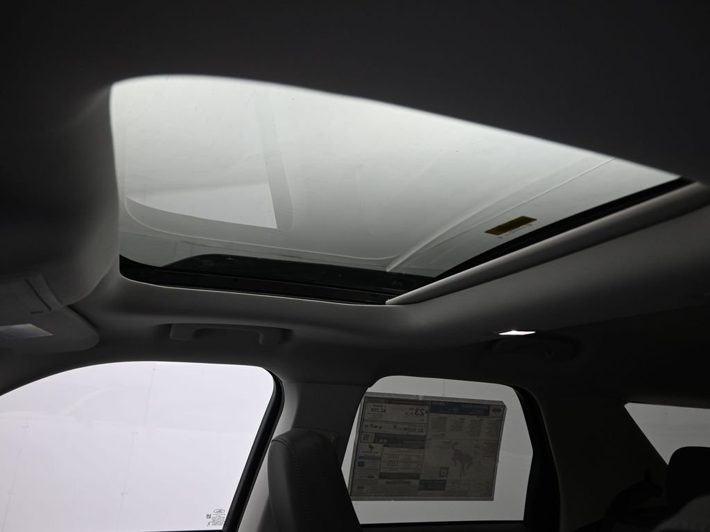 New 2026 Oxford White Ford Badlands image 12