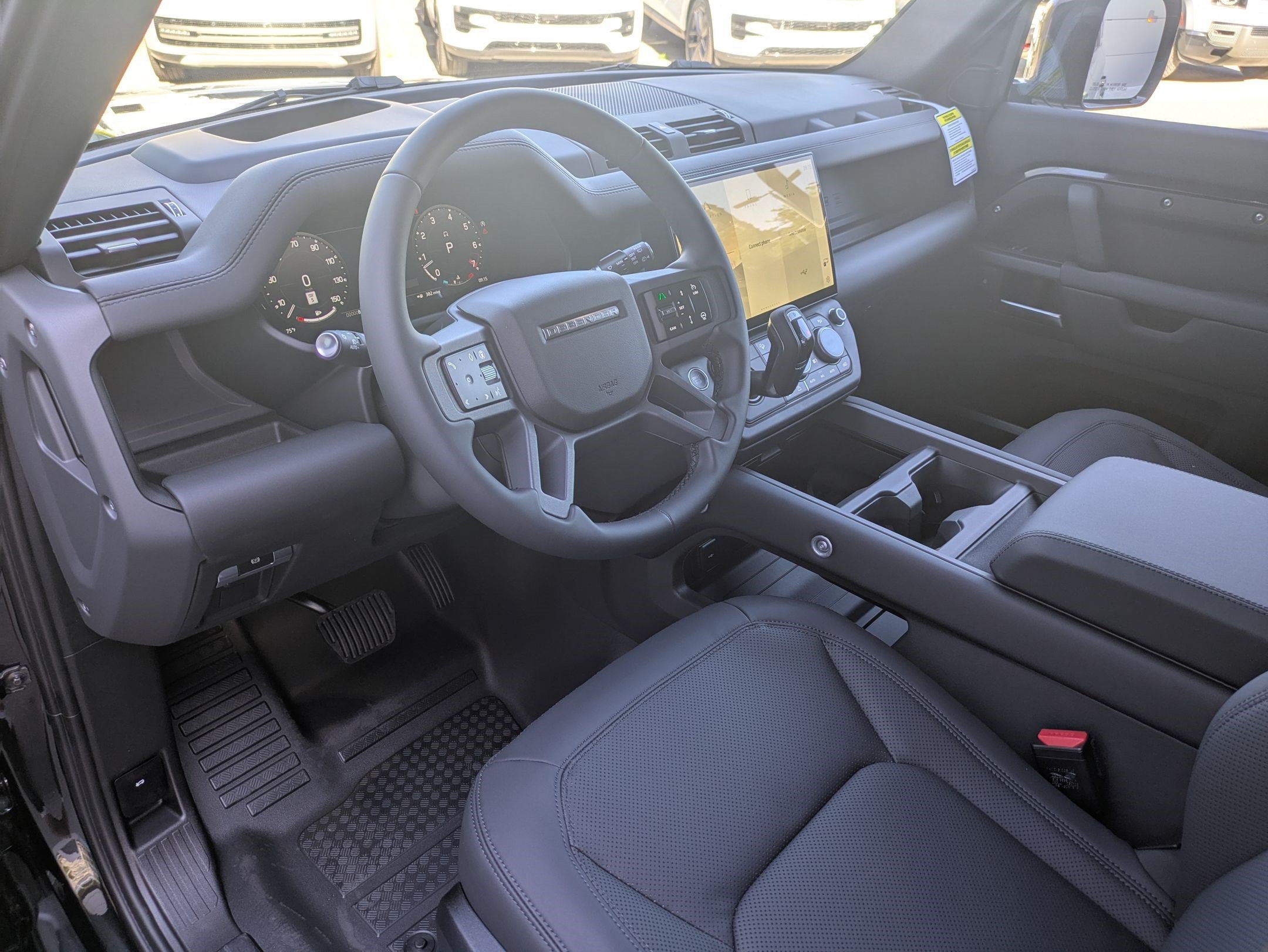 New 2026 Santorini Black Land Rover P400 X-Dynamic SE image 14