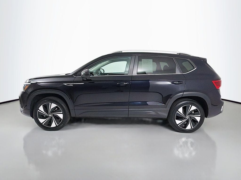 Used 2023 Deep Black Pearl Volkswagen SE 4MOTION image 4