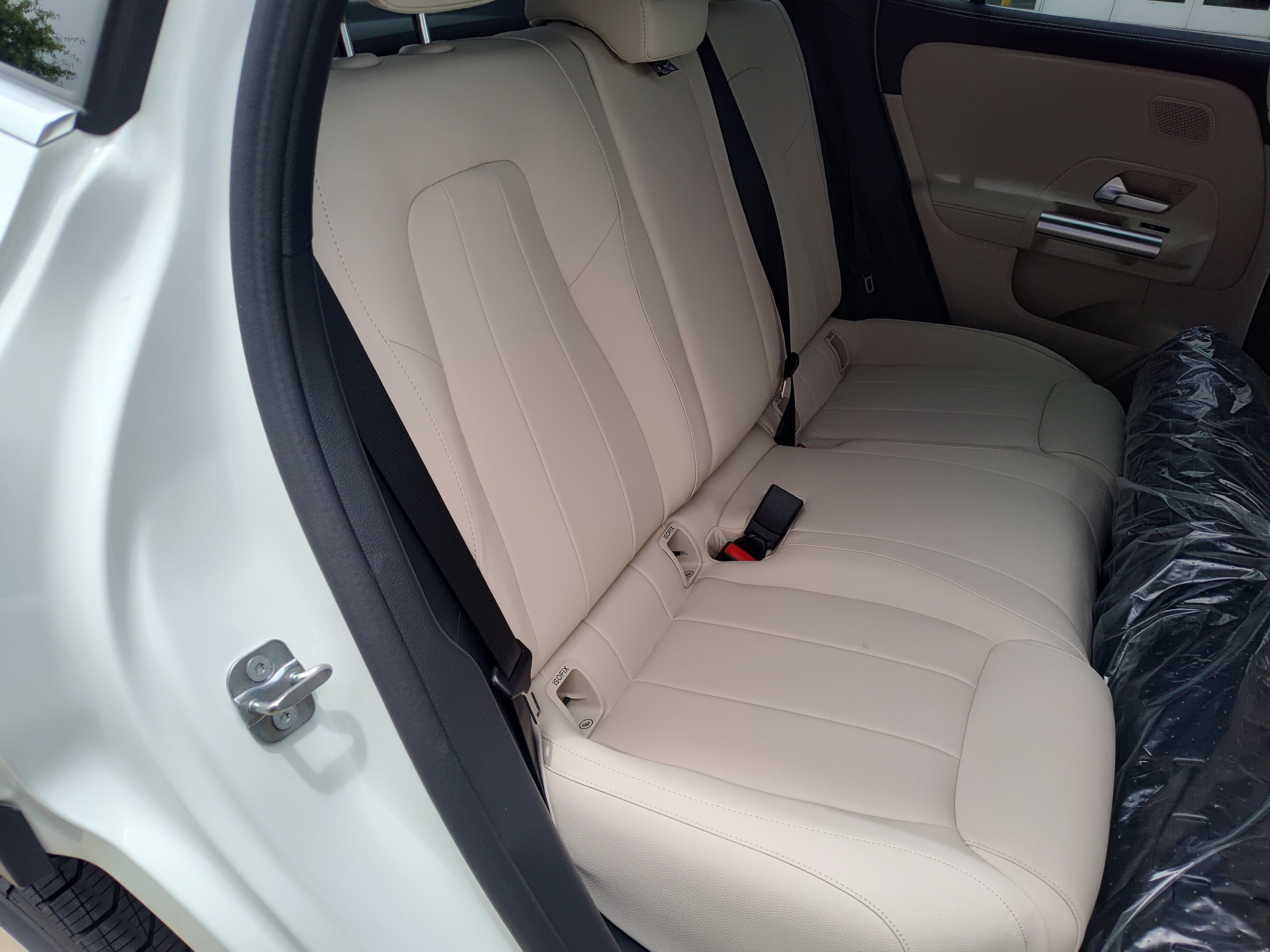 New 2026 Polar White Mercedes-Benz GLA 250 image 28