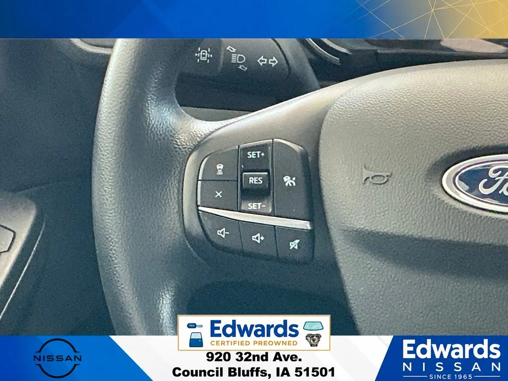 Used 2020 Gold Ford SE image 17