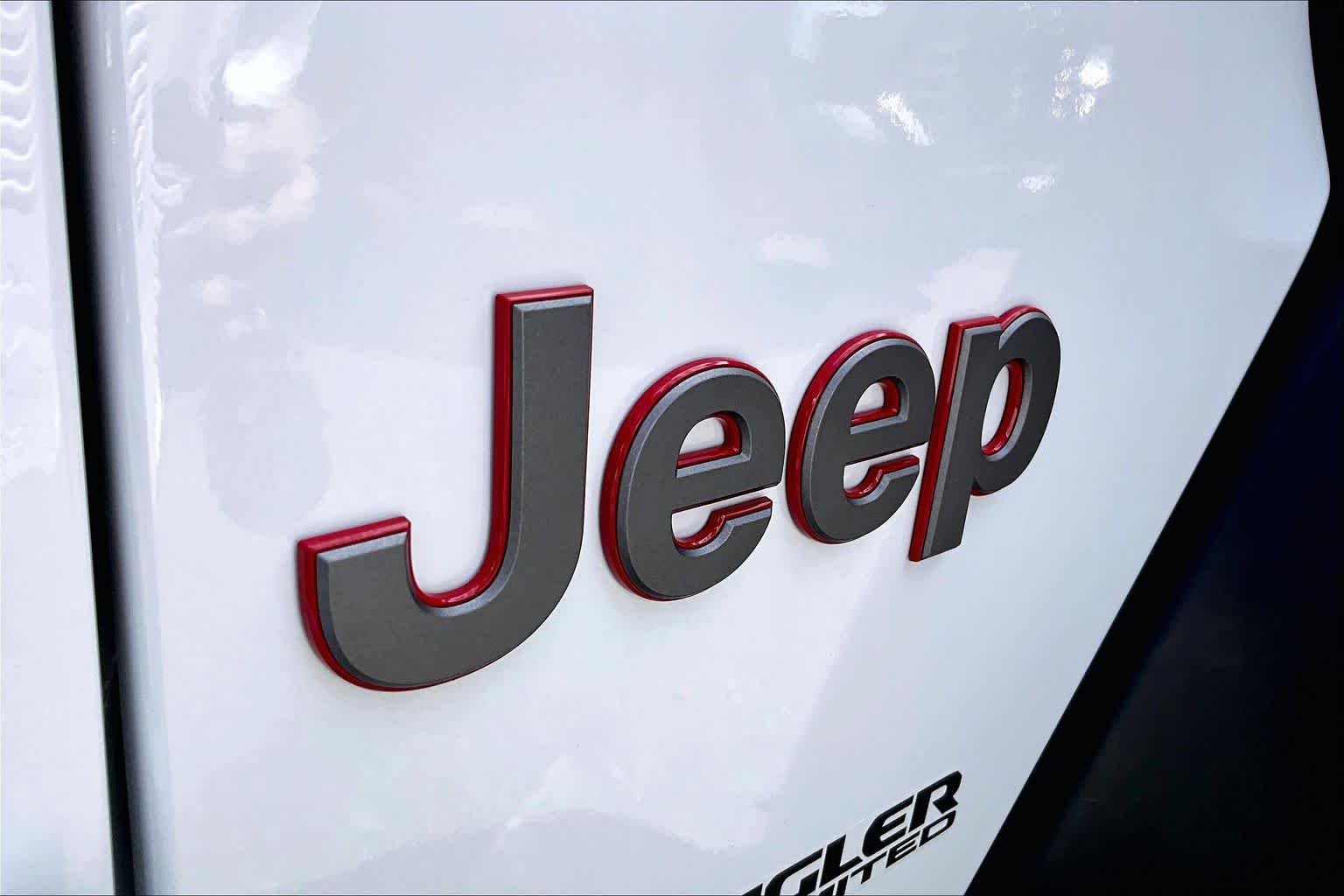 Used 2022 Bright White Clearcoat Jeep Unlimited Rubicon image 57