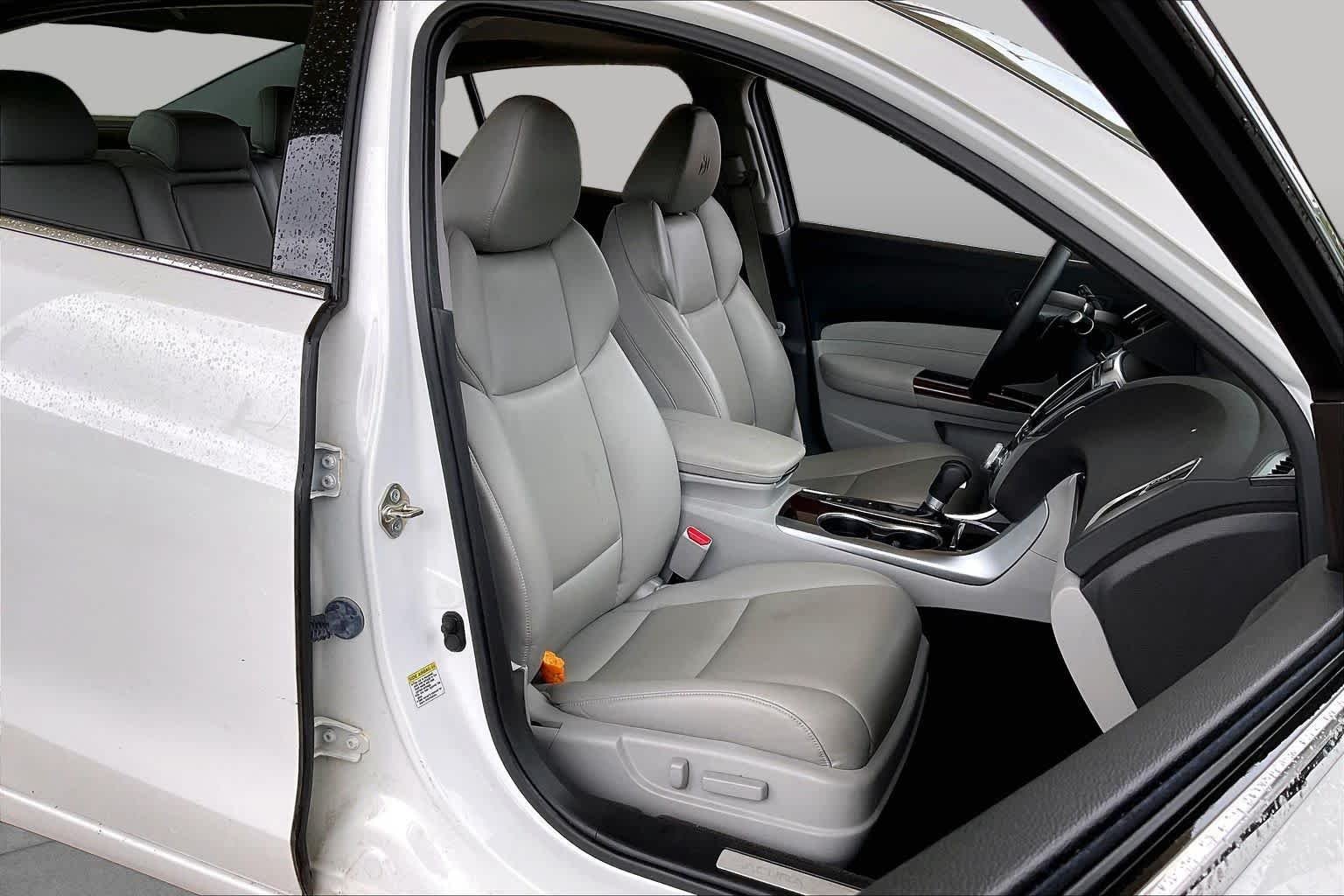 Used 2015 Bellanova White Pearl Acura  image 8