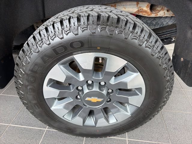 Used 2023 Black Chevrolet  image 6
