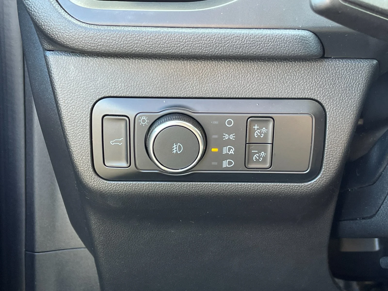 Used 2024  Ford Platinum image 30