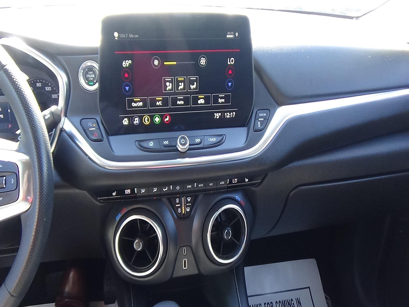 Used 2025 Summit White (gaz) Chevrolet LT image 23