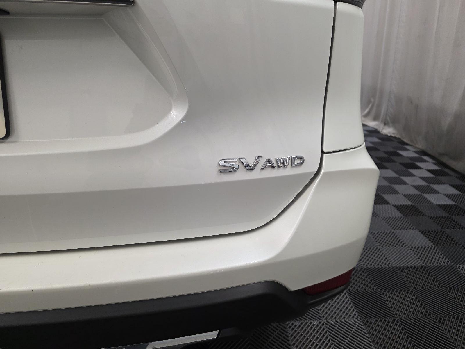 Used 2020 Pearl White Tricoat Nissan SV image 9