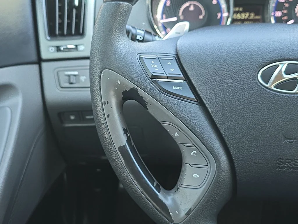 Used 2011 Silver Hyundai SE image 19