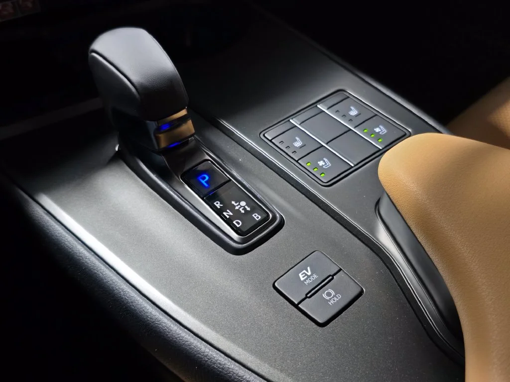 Used 2025 White Lexus 300h Premium image 24