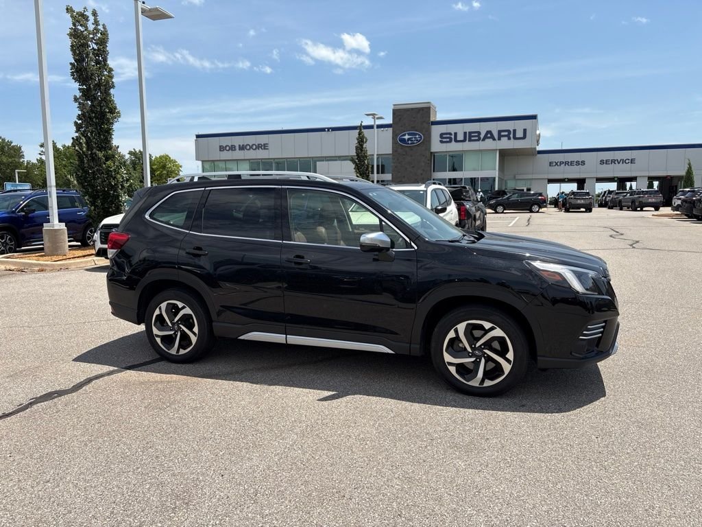 2023 Subaru Forester Touring's photo