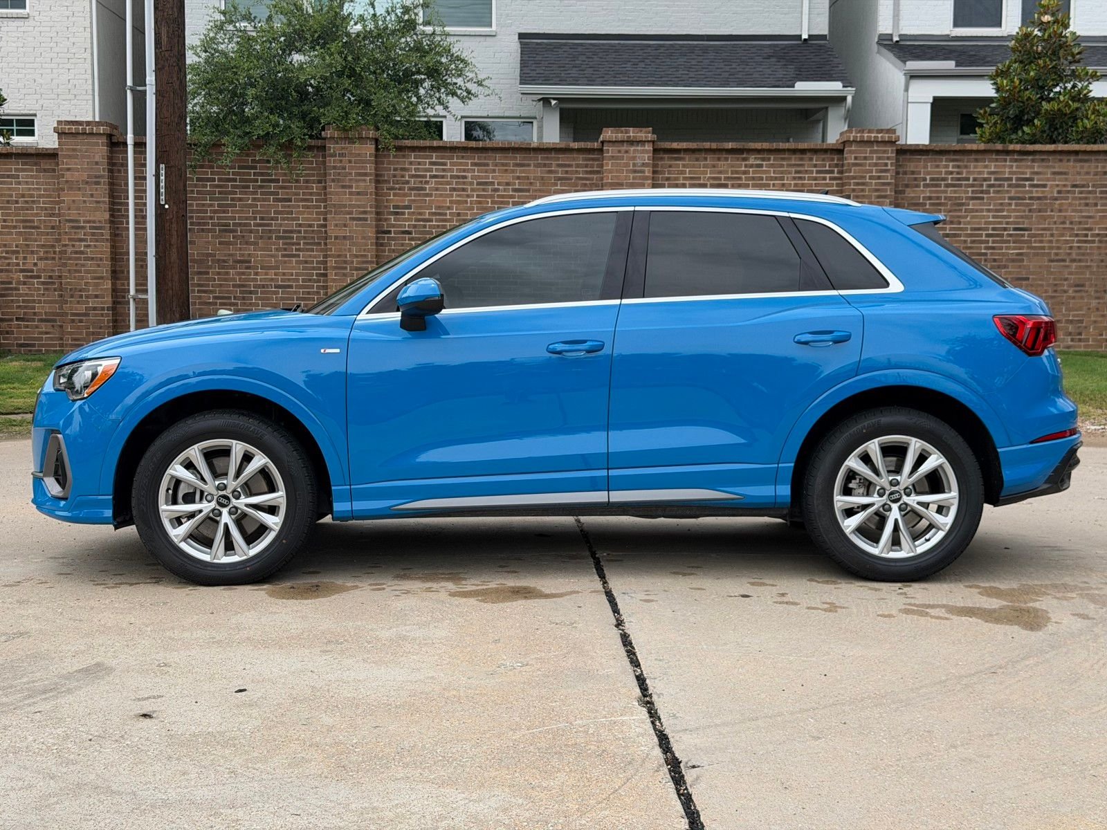 Used 2022 Blue Audi  image 12