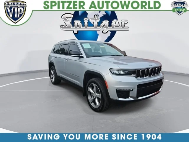 Used 2021 Silver Jeep Limited image 3