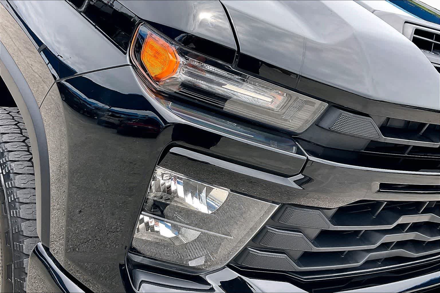 Used 2025 Black Chevrolet Custom image 26