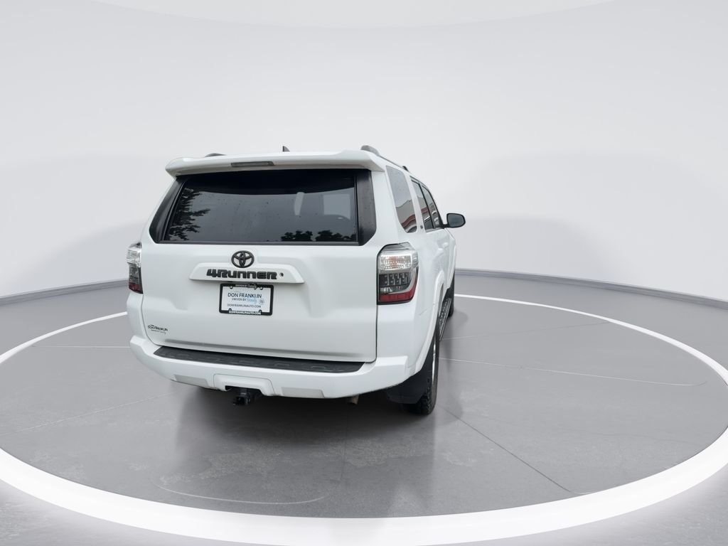 Used 2019 White Toyota SR5 image 8