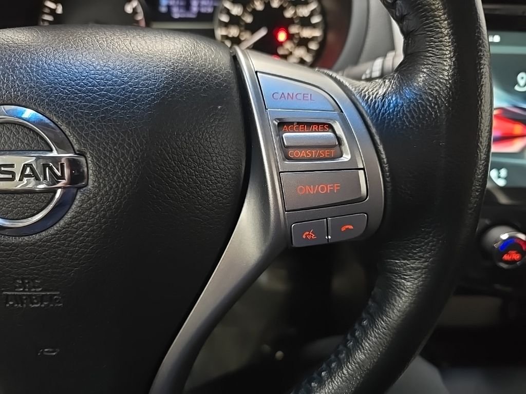 Used 2015 Silver Nissan 2.5 SV image 21