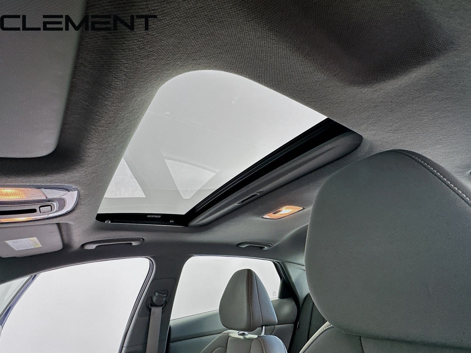 2024 Hyundai Elantra SEL - Photo 25