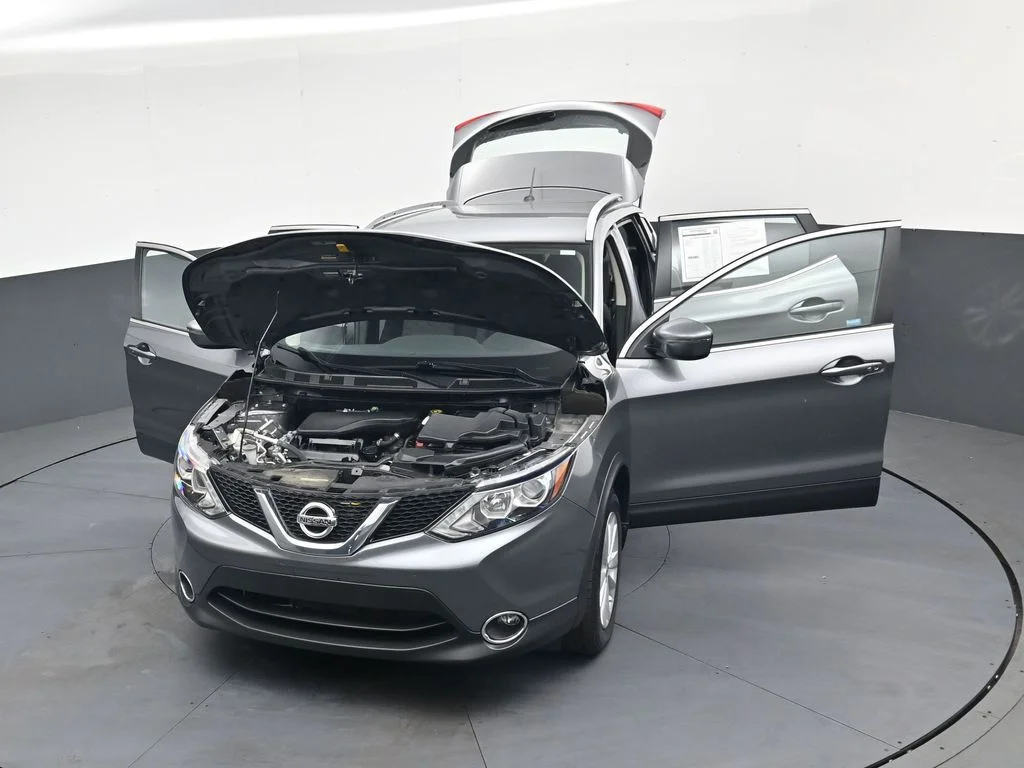Used 2017 Gray Nissan SV image 47