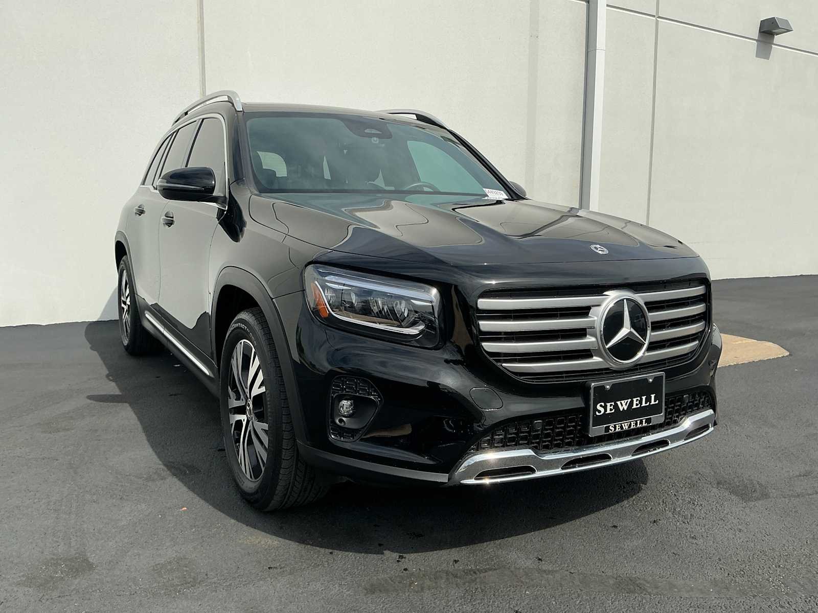 Used 2026 Night Black Mercedes-Benz GLB 250 image 3