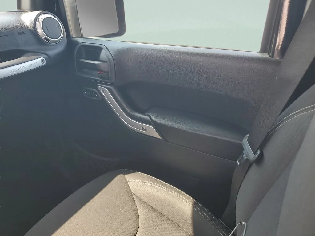 Used 2017 Black Jeep Sahara 4x4 image 13