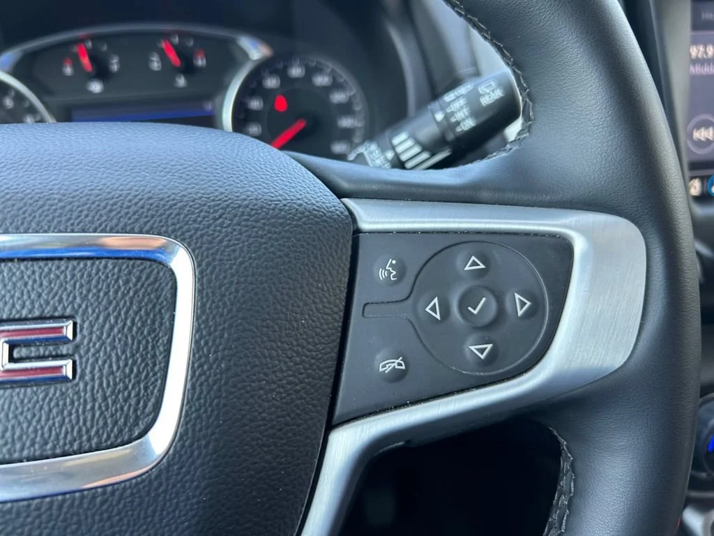 Used 2024 Summit White GMC SLT image 32