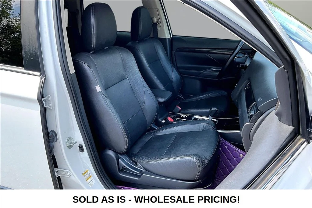 Used 2017  Mitsubishi  image 32