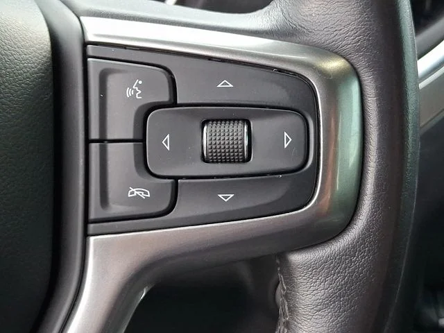 Used 2020 Silver Chevrolet RST image 22