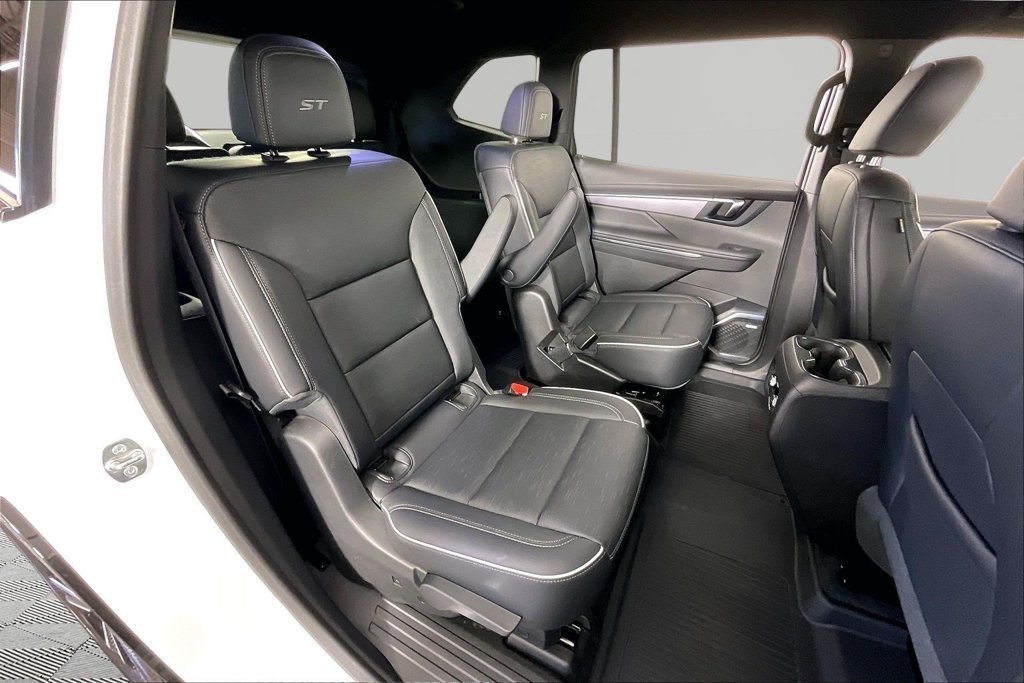 Used 2025 White Buick Sport Touring image 22
