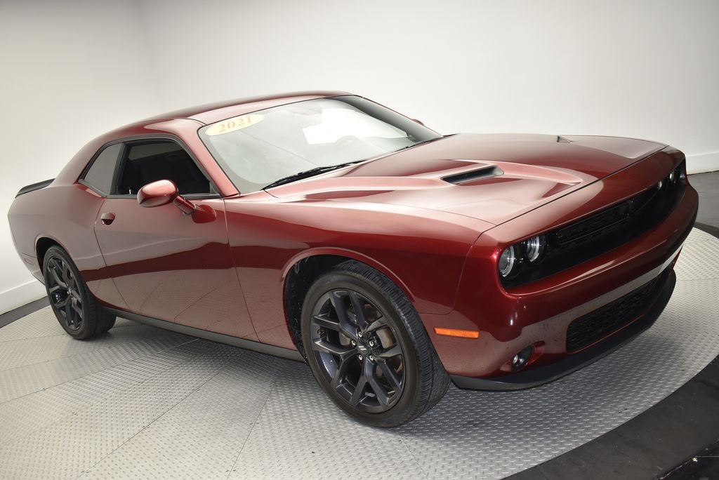 Used 2021 Red Dodge SXT image 3