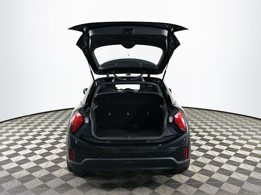 New 2026 Midnight Black MINI Signature Plus image 27