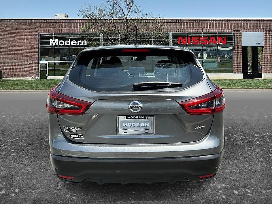 Used 2021 Gun Metallic Nissan S image 3