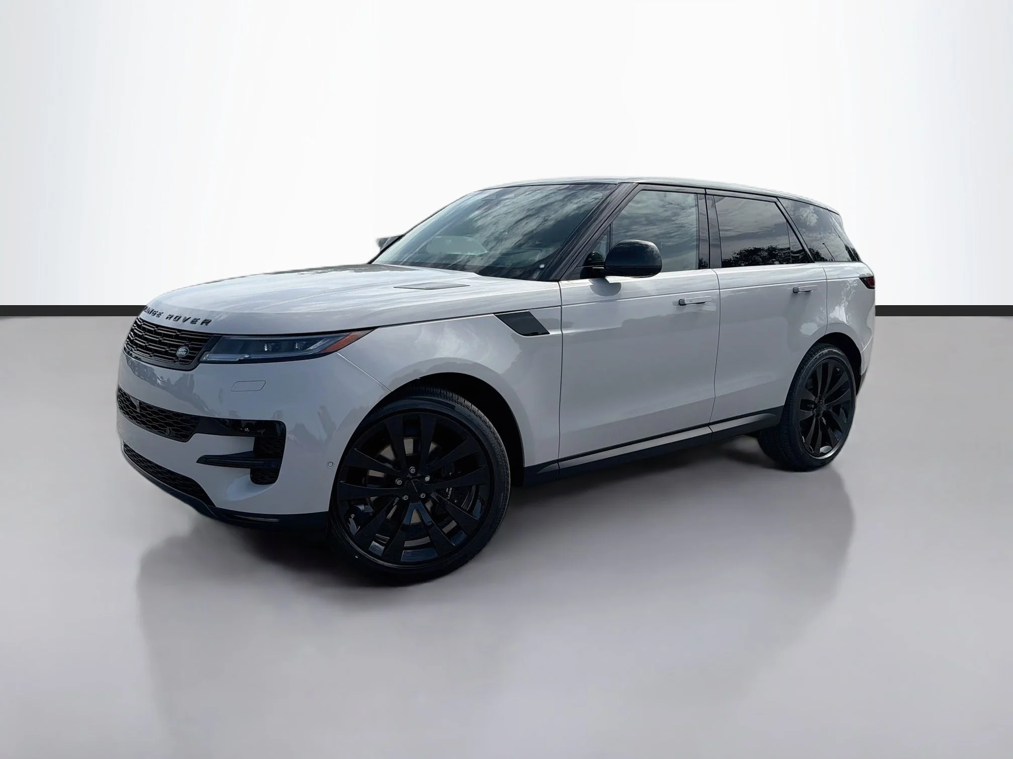 New 2026 Borasco Grey Land Rover SE image 1
