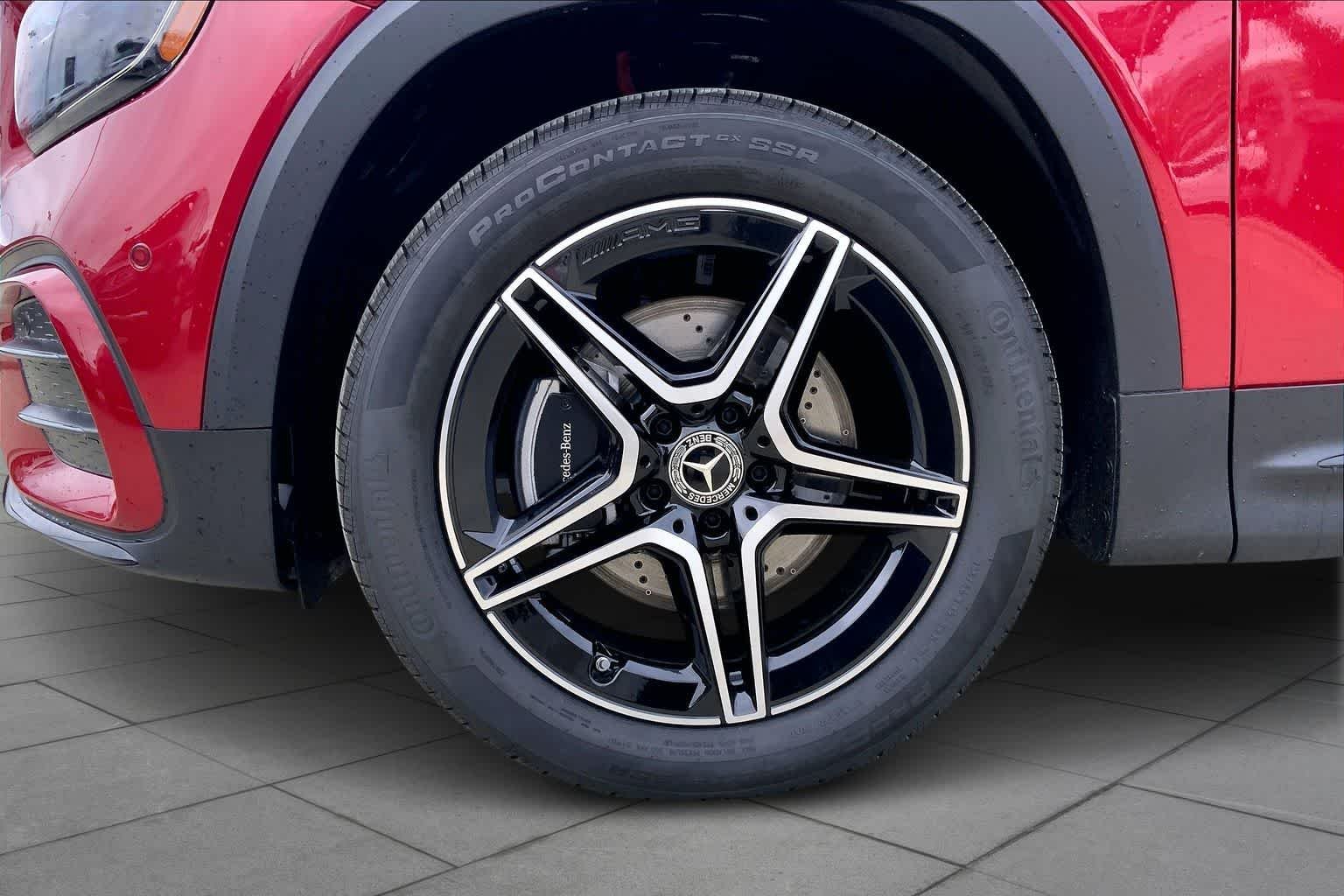 New 2026 MANUFAKTUR Patagonia Red Metallic Mercedes-Benz GLB 250 image 11